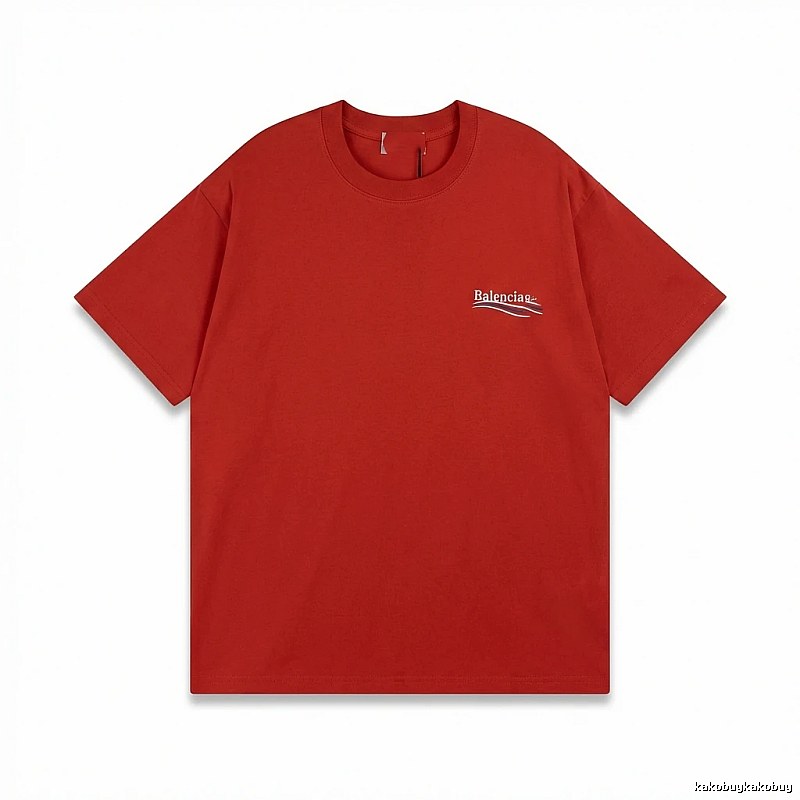 Balenciaga's simple-style red T-shirt