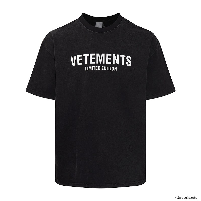 Monogram Statement graphic T-shirt Black Colorful Lucky for Layered Styling