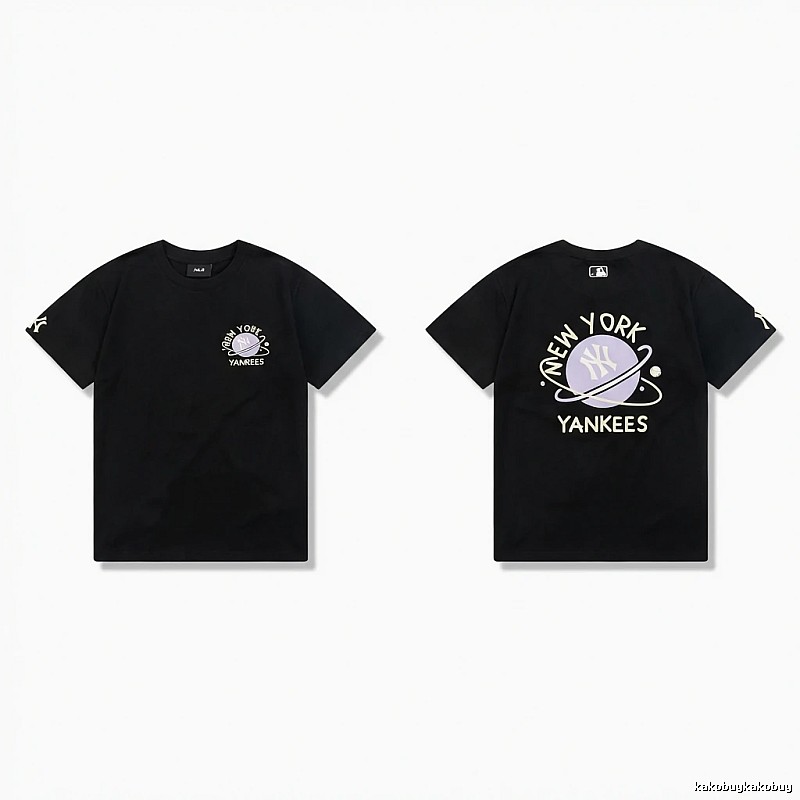 Black T-shirt of MLB New York Yankees