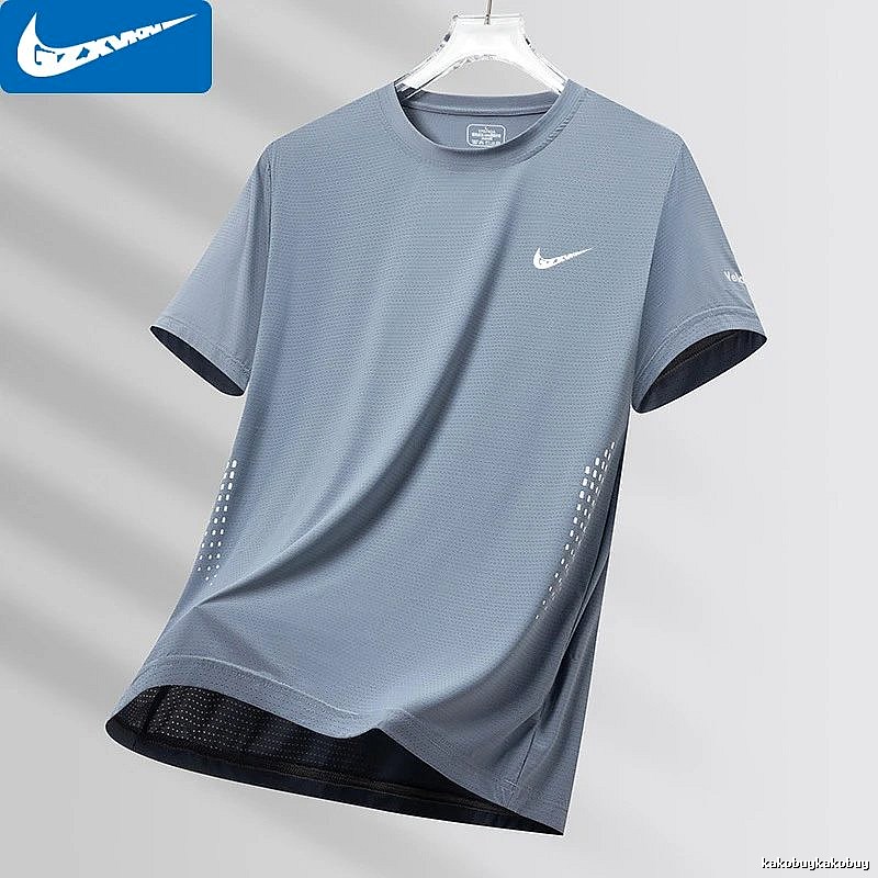 Nike Urban Athletic T-shirt Lightweight Short Sleeve with Statement Pattern