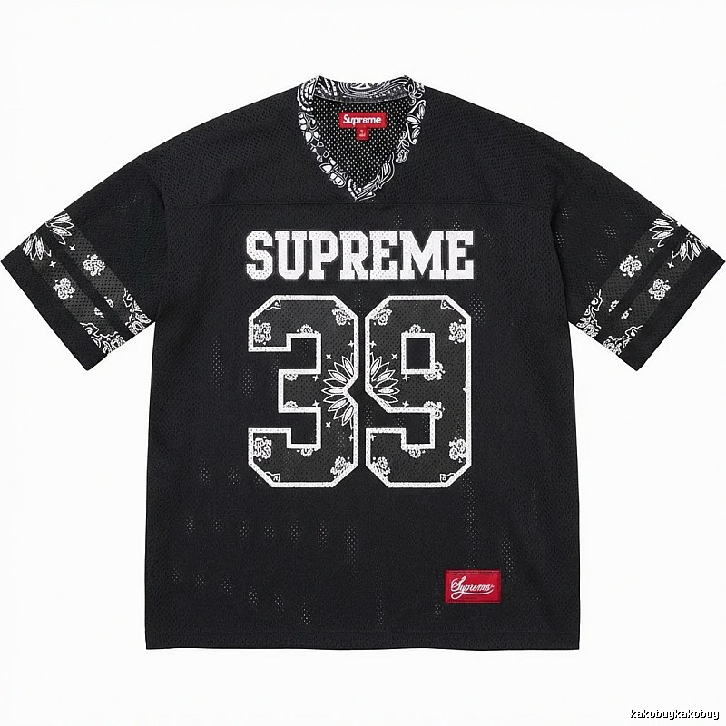 Supreme - printed sporty black T - shirt