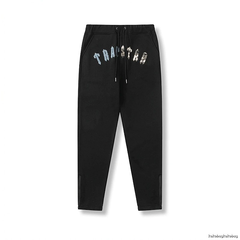 Trapstar street-style black sweatpants